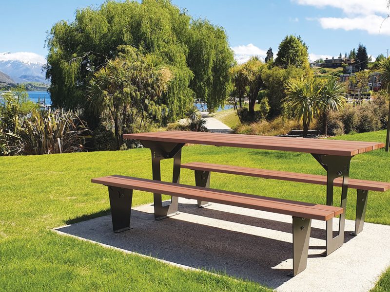 Wanaka-Foreshore-Liffiton-seat-&-table-settings-(4)