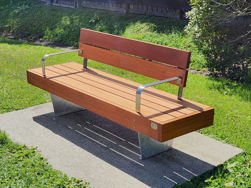 Karehana-Park---Porirua---Liffiton-Accessible-table-&-seats-(8)