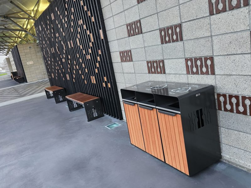 Hamilton-Airport--Legend-Bins-&-benches--customised-with-Airport-Logo-(7)