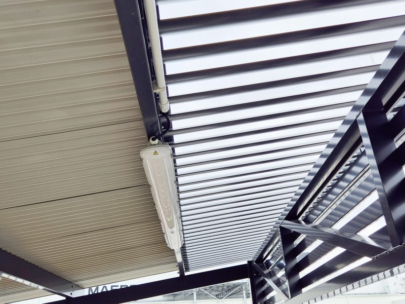 Maersk Coolstore Hamilton - Akora Shelter with added Louvres, Trellis, Woodlands Benches (13)