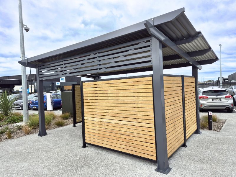 Maersk Coolstore Hamilton - Akora Shelter with added Louvres, Trellis, Woodlands Benches (25)