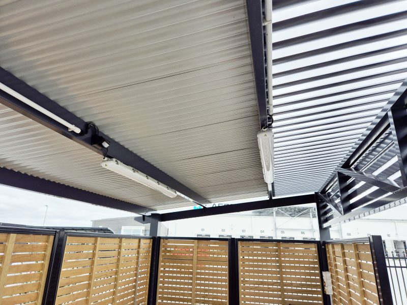 Maersk Coolstore Hamilton - Akora Shelter with added Louvres, Trellis, Woodlands Benches (27)