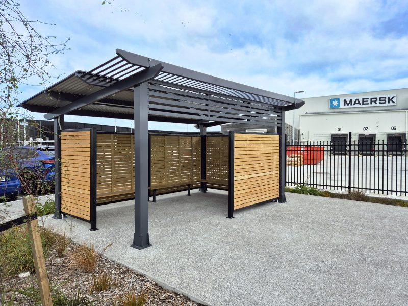 Maersk Coolstore Hamilton - Akora Shelter with added Louvres, Trellis, Woodlands Benches (7)