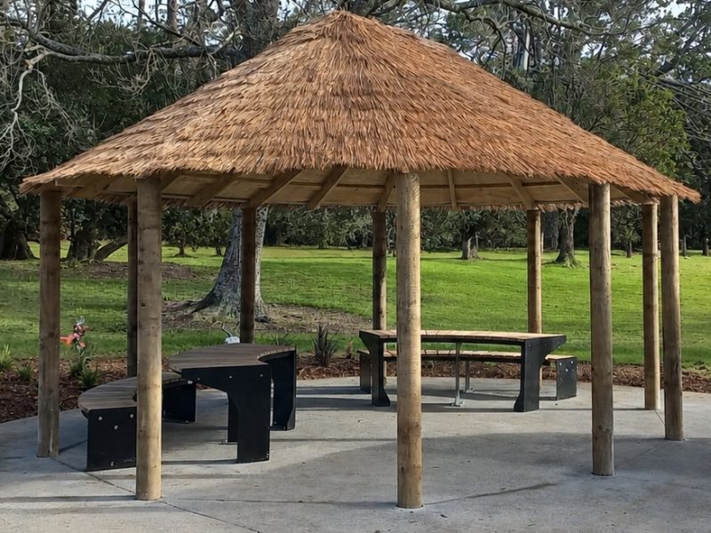 Craigavon Park - Legend Curved Bench with Custom Curved Table